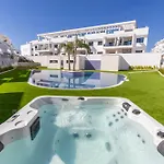 Cosy Casa Nalia - With Terrace, Pools & Jacuzzi Daire
